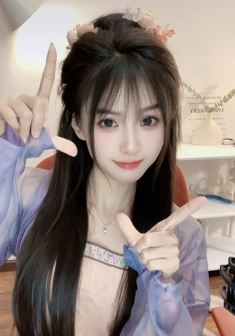 甜美小姐姐「祝伊然」古风穿搭分享居家随拍