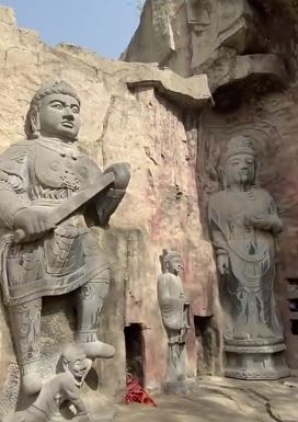 郑州一主题公园建"龙门石窟""大雁塔"等地标性建筑