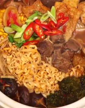 做法超级简单的懒人麻辣锅，看着都流口水！