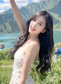 网红小姐姐「潘敏」分享新疆天池景区游玩vlog 网友:太治愈,心情瞬间舒服