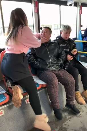 龙哥搞笑:公共场合不让吸烟!