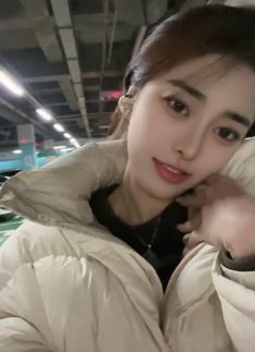 气质女主播「92彤彤」平安夜分享车库随拍 网友:如沐春风