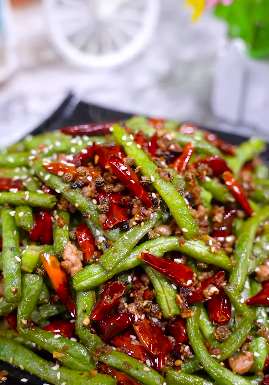 干煸豆角怎么做？看完这个视频教程你就学会了！