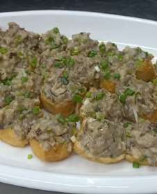 分享一道家常菜，菜名《油豆腐酿肉》，你吃过吗？