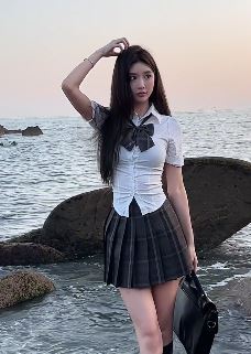 迷人小姐姐「宗蕊」穿JK制服海边随拍 网友:真心喜欢