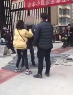 河南一男子酒后未戴口罩进小区  防疫人员上前提醒反被打