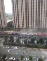 秦皇岛一商铺爆炸，现场一片狼藉！