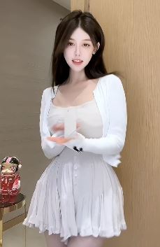 气质小姐姐「ToTo」居家跳摇摆舞 配文:经常看一个人会产生恋爱错觉