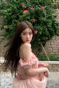 人间绝色佘颖欣，这样的清纯小姐姐要不要来一打！