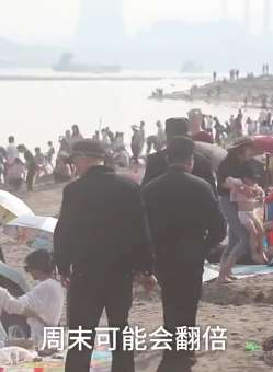 重庆版"马尔代夫"走红每日迎2万游客