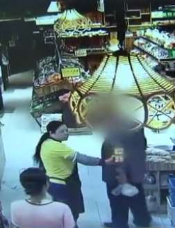 老人超市猝死 家属索赔38万