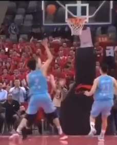 CBA载入史册的绝杀球！沈梓捷1.7秒绝杀新疆！