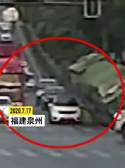 福建泉州一小轿车等红灯时被侧翻货车压扁 司机当场死亡