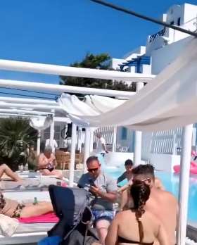 希腊圣托里尼岛，一个蓝白交织的梦幻世界！