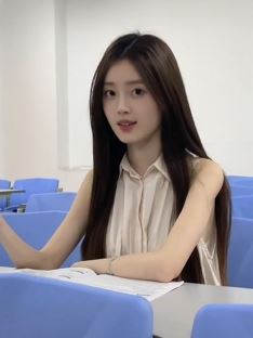 靓丽小姐姐「辛夷」分享日常学习英语随拍 网友:娴静,淡然,淑女