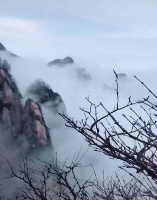 安徽黄山天都峰，身临其境则更美！