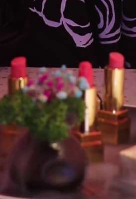 成都一火锅店老板研发可以"吃的口红"成抢手菜品