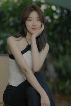 杭州小姐姐「福尔Nice」优雅穿搭分享生活随拍 网友:真的好有气质