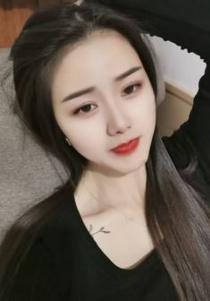 纹身小姐姐「是莉莉呀」化精致妆容分享居家日常 网友：彩礼都备好了