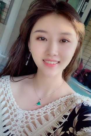 你知道姑娘唱的这首歌的歌名吗？