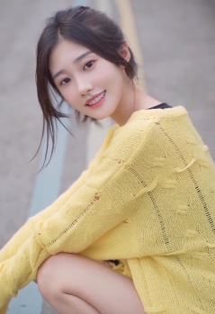 百看不厌的清纯唯美女孩 网友：回头一笑百媚生！