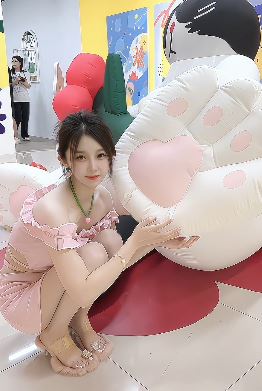 太原小姐姐「珠珠」穿露肩粉裙纯欲感十足,网友:这是我一被子的梦