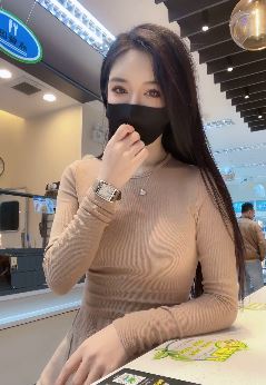 玩王者荣耀的女孩现实里长什么样？看到这位小姐姐颜值已经有答案了！