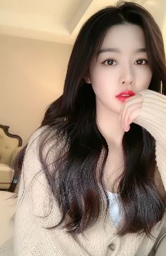 重庆小姐姐「微小笑」分享日常精致妆容 网友:那一瞬间好美
