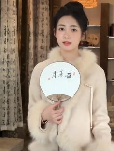 网红小姐姐「晚儿」分享国风古韵穿搭  网友：小姐姐在下这厢有礼了