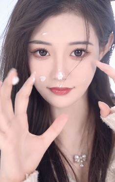 小姐姐「yuky」精致妆容搭配强大美颜简直美翻天 网友:风华绝代