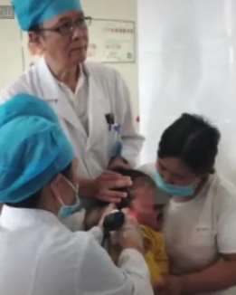 4岁女孩耳朵内爬入蟑螂 经手术后蟑螂被取出