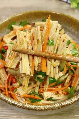 凉拌腐竹，你没吃过的做法，快来看看吧！