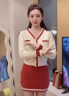 漂亮小姐姐「小小杨」甜美穿搭居家浅跳 网友:甜妹天花板