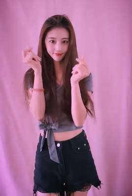 清纯又可爱的美女,想娶她做老婆的报个名!