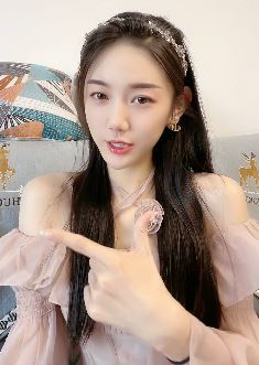 气质小姐姐「墨言」:不理我的人拉出去放牛,忘记我的人送去非洲耍猴!