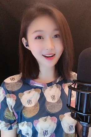 甜美主播演唱《又见山里红》,唱的确实很好听,不信你听听!