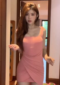 网红小姐姐「didiu笛笛」穿性感粉色美裙居家浅跳  网友:我又沦陷了