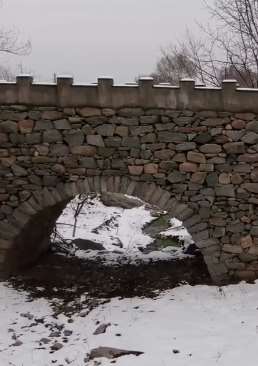 河北赞皇县有座"夫妻桥"，丈夫花5年时间为妻子造桥