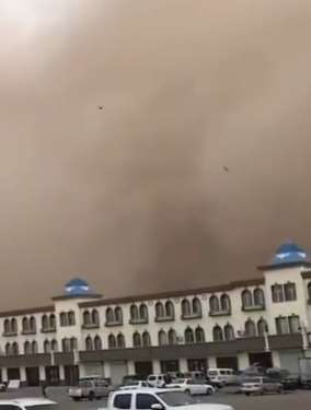 内蒙古现超强沙尘暴 风速32.0m/s能见度不足2米