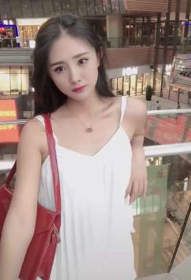 都说小姐姐长得像杨幂 元芳你怎么看？