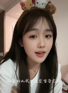 小姐姐「小张唱歌不跑调」清唱歌曲《那么骄傲》 ,表情也很到位 网友:又漂亮又会唱歌