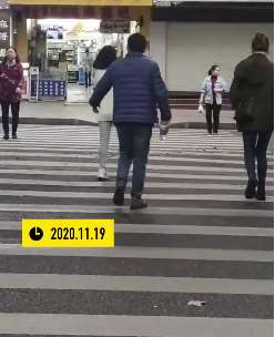 长沙气温骤降一秒入冬，昨日穿短袖今日换棉袄