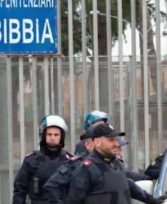 意大利2名囚犯越狱留纸条承诺会回来