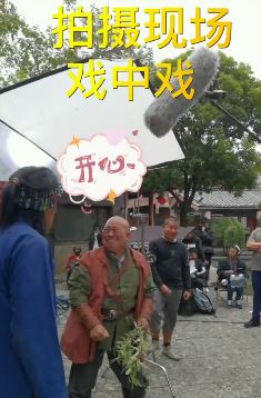 演员杜旭东分享拍戏现场搞笑花絮，台词已说完打脸动作再补上吧