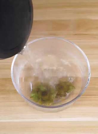 柿子蒂放到锅里煮一煮轻松解决打嗝