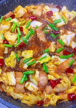 家常美食：白菜这么做最下饭，保你吃了还想吃！