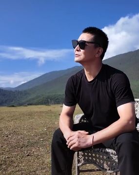 演员吴樾分享香格里拉游玩vlog，配文：不愧是“离天堂最近的地方”！