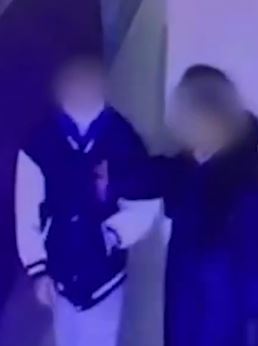 64岁男子多次猥亵女子被行拘 面对警方问话竟然淡定自若