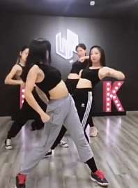 欣赏一段精彩的热舞，Let's kill this love