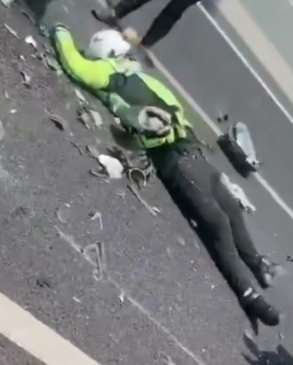 杭州一铁骑队辅警执勤时被撞,经抢救无效不幸牺牲!